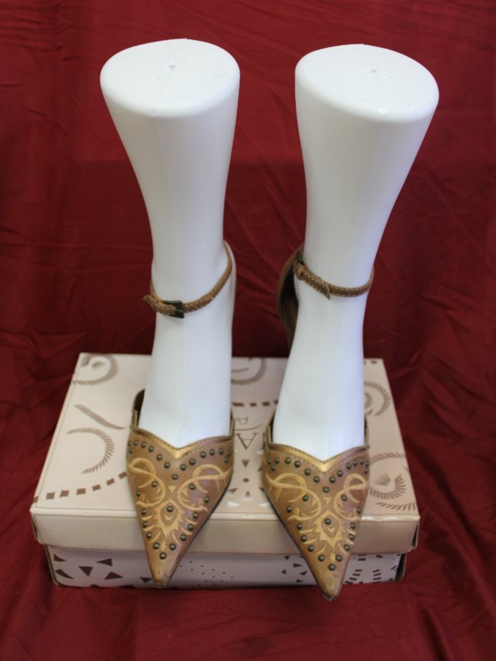 Vintage Luna Rosa by Pazzo  pointed-toe slingback heels size 9 1/2
